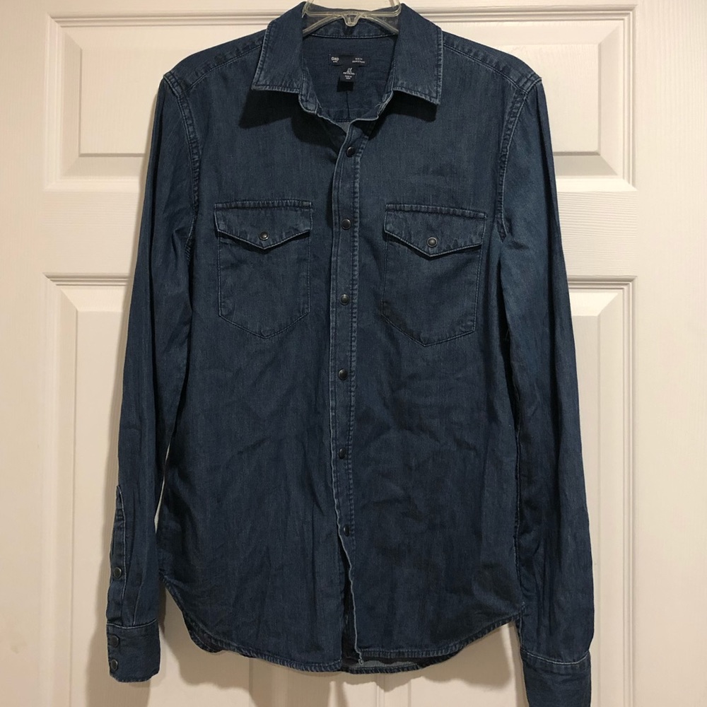 GAP denim snap front long sleeve collared shirt